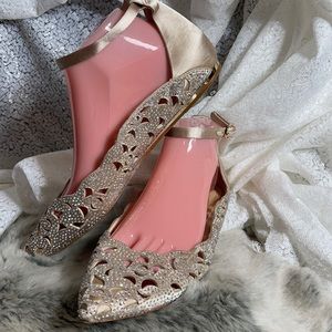 Imagine Vince Camuto golden flats size 9M/ 39